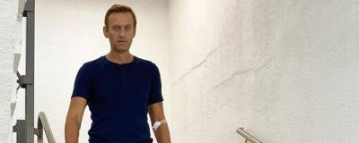 Навальный заявил о следах «Новичка» на теле и потребовал вернуть одежду