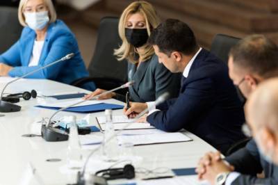 Зеленский подписал указ о гендерном насилии и поручил чиновникам его контролировать