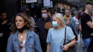 Коронавирус в мире: нарастающая тревога в Англии и недовольство в Мадриде