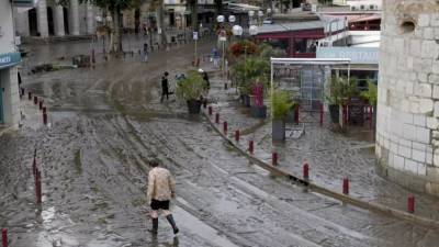 Во Франции – сильные ливни, люди без воды и электричества