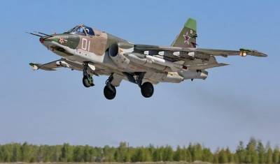 Российские штурмовики Су-25СМ применили авиационные бомбы в Киргизии