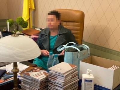 В Харькове при получении взятки задержали главу админсуда