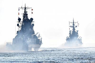 Российские военные корабли устроили облаву на три судна НАТО в Черном море