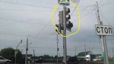 Глас народа | Пензячка пожаловалась на отвернутый от водителей светофор в Терновке