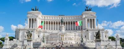В Италии люди голосуют за уменьшение числа парламентариев