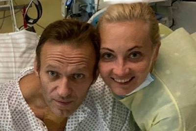 Навальный рассказал, как его спасла жена