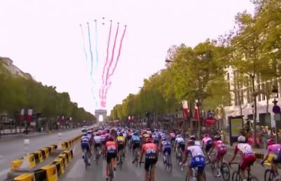 В Париже завершилась веломногодневка «Тур де Франс». Победителем стал Тадей Погачар из Словении