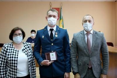 Тульского спасателя наградили за предотвращение масштабного пожара в рязанском комплексе