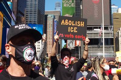 Власти США объявили Нью-Йорк городом анархии