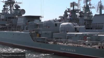 Более 20 кораблей ВМФ РФ заблокировали суда НАТО в Черном море