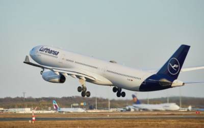Авиакомпания Lufthansa заявила о новых проблемах после получения помощи от Германии