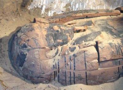 Археологи Египта обнаружили 27 саркофагов в древнем некрополе Саккара