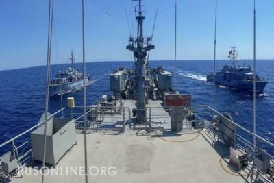 Более 20 российских боевых кораблей устроили облаву на три корабля НАТО в Чёрном море