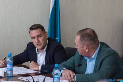 Сахалинские депутаты изменяют регламент, чтобы не слушать тирады коллег