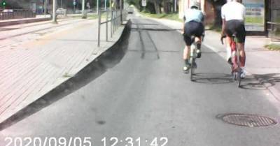 ВИДЕО: "Велохулиганы" на Бривибас гатве мешают проехать водителю