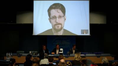 Cноуден выплатит США 5 млн долларов за книгу с секретными данными