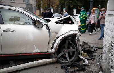 Трое пострадавших в ДТП в центре Москвы попали в реанимацию
