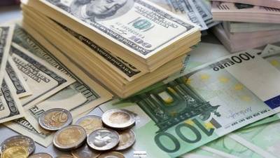 Открытие межбанка: Доллар подешевел на 2 копейки