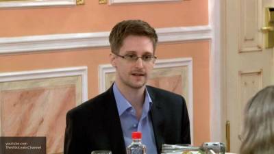 Сноуден поделится с властями США миллионными гонорарами c продажи книги