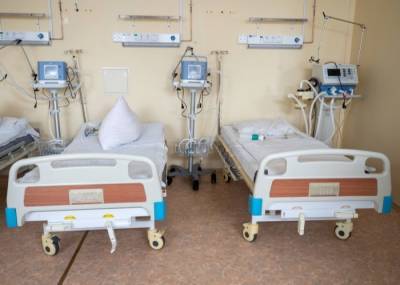 Петербург увеличивает число коек для COVID-больных из-за роста госпитализации