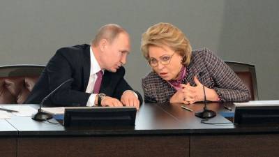 Путин встретится с Советом Федерации. Он может назначить сенаторов