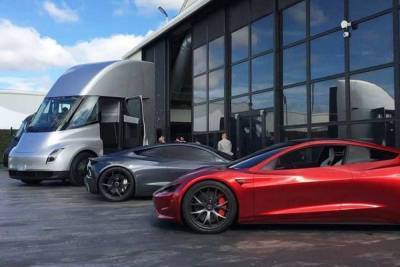 Илон Маск предупредил, что Tesla начнет массовый выпуск новых батарей не раньше 2022 года. Это отразится на Cybertruck, Semi и Roadster