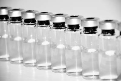Регистрация второй вакцины от коронавируса началась в России