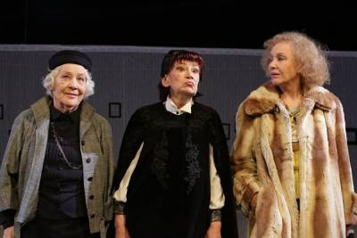 В Челябинске из репертуара Театра драмы временно убрали спектакль с пожилыми актрисами