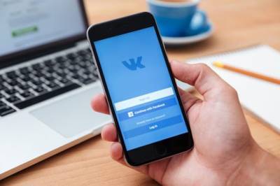 СНБО пытается с помощью зарубежных кураторов заблокировать приложение «ВКонтакте»