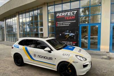 Копы на Porsche Cayenne: в Харькове заметили авто с полицейской символикой