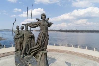 В украинском учебнике обнаружили серьезную историческую ошибку про Киев (ФОТО)