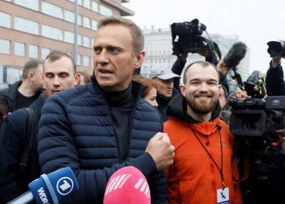 Кремль: РФ испытывает сложности с проверкой дела Навального из-за вывоза важных улик