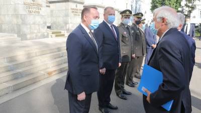 Глава дипломатии ЕС прибыл на Украину морально поддержать войну Киева в Донбассе