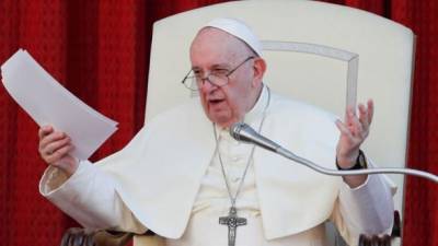 Папа Римский Франциск поддержал ЛГБТ-подростков - заявил, что "Бог любит всех своих детей"