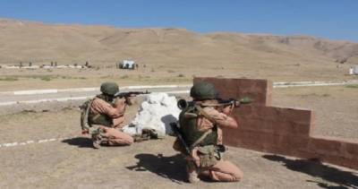 Российские артиллеристы нанесли удары по позициям условного противника в горах Таджикистана