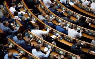 Партия Порошенко зарегистрировала законопроект об уменьшении давления на налогоплательщиков
