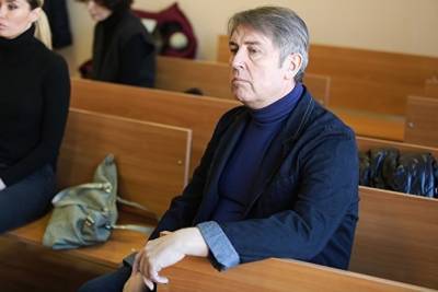 В Челябинске вынесли приговор экс-ректору УралГУФКа и его дочери, виновным во взятках