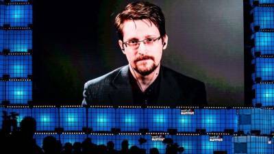 Сколько стоит гостайна в США: Сноуден согласился отдать доходы от продажи книги