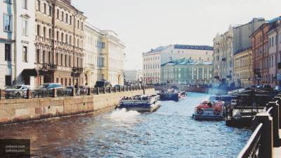 Санкт-Петербург вошел в десятку регионов по уровню зарплат выпускников