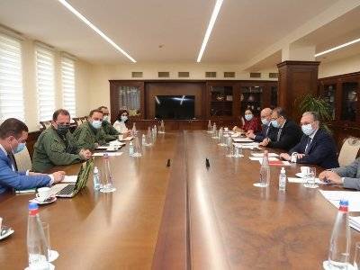 Министр обороны и глава МИД Армении провели совместное совещание