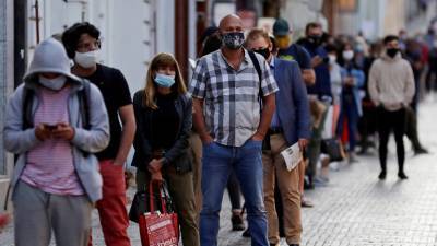 В Чехии вводят новые ограничения из-за коронавируса