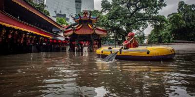 В Индонезии продолжаются наводнения, есть жертвы
