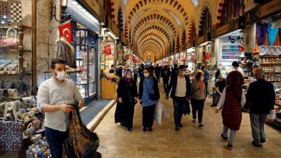 За сутки в Турции выявили почти 1700 случаев коронавируса