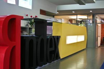 Логичная сделка: «Яндекс» собрался купить Тинькофф банк