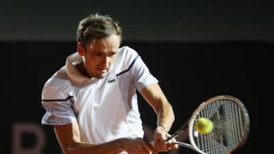 Медведев проиграл Умберу в первом раунде турнира ATP в Гамбурге