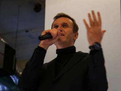 «Хорошая версия»: Навальный с иронией отозвался о словах Путина о «самоотравлении» из статьи Le Monde