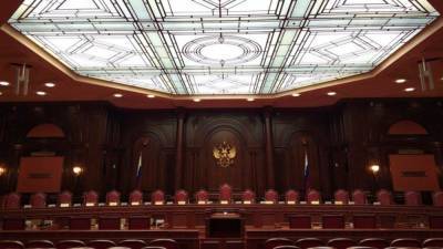 Совфед сможет снимать судей КС за совершение «порочащих» поступков