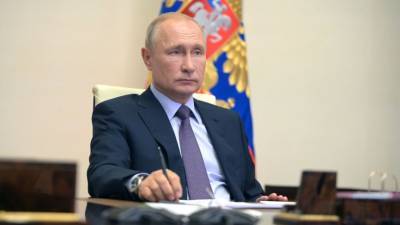 Путин предложил запретить омбудсменам иметь счета за рубежом