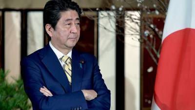 Абэ готов помочь новому премьеру Японии с переговорами с РФ по мирному договору