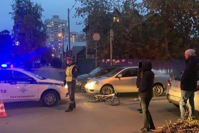 Малолетний велосипедист попал под две машины в Екатеринбурге